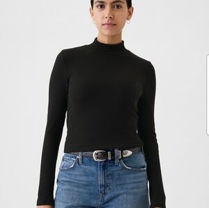 GAP Modern Rib Mock Neck Crop Shirt